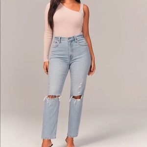 Abercrombie Curve Love Ultra High Rise Ankle Straight Jean 26L Light Ripped Wash